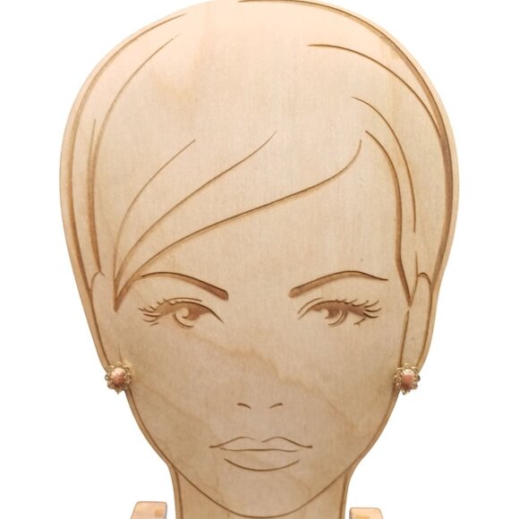 Vintage Gold-Tone Filigree Clip-On Earrings with Oval Goldstone Cabochon - Picture 3 of 4